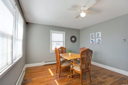 93 Buena Vista Blvd, North Lindenhurst, NY 11757-6551