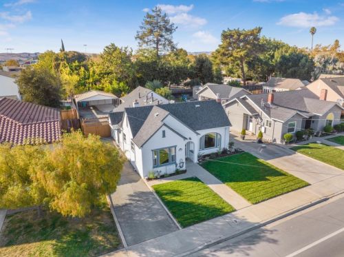 1560 Cienega Rd, Hollister CA  95023-5510 exterior