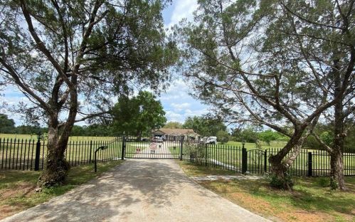 10801 146th Terrace Rd, Ocklawaha, FL 32179-4167