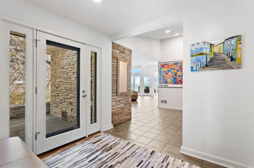 8120 Beach Dr, Milwaukee, WI 53217-2926