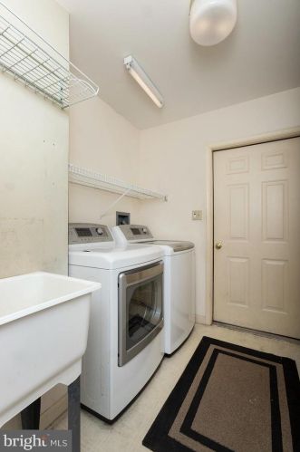 36 Bourbon Red Dr, Navy Sup Dpt PA 17050-7901 exterior