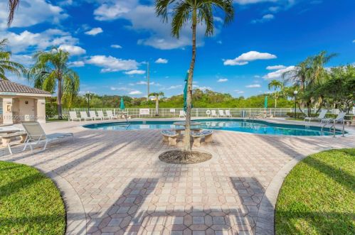 17396 21 St, Hollywood FL 33024-3215 exterior