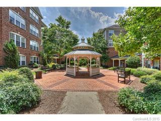3228 Margellina Dr, Charlotte, NC 28210-4086