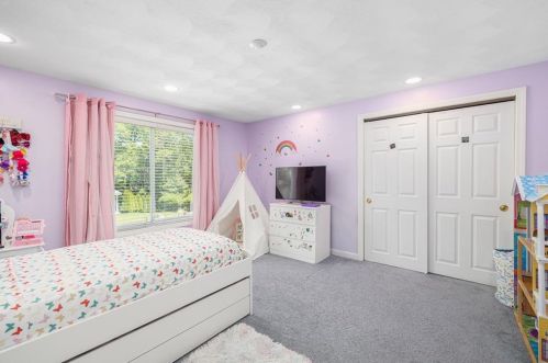 86 Hilltop Dr, Providence RI  02919-3013 exterior