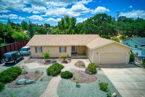935 Page Dr, Lakeport, CA 95453-3419