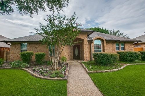 1806 Campbell Trl, Richardson TX  75082-4806 exterior