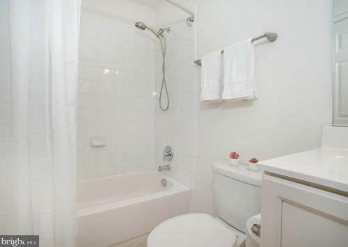 24 Grissom Dr, Bear DE  19701-6848 exterior