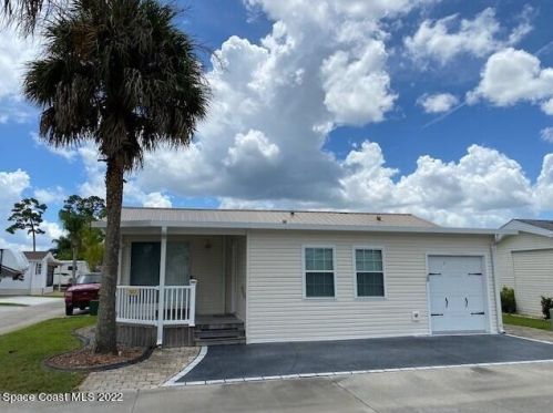 3003 Discovery Pl, Titusville, FL 32796-3936