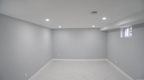 17 16 St, Deer Park NY  11729-4909 exterior