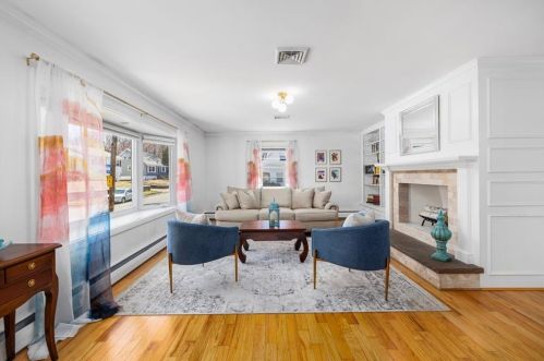 45 Wasiota Ave, Providence, RI 02911-3517