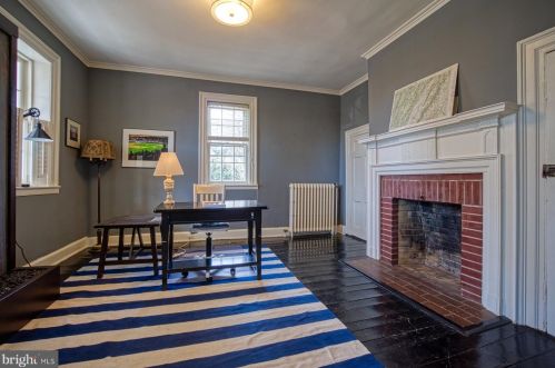 102 Cornwall St, Leesburg VA 20176-2804 exterior