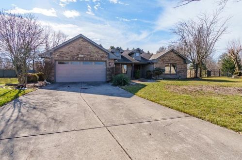 240 Fivepines Ct, Englewood, OH 45315-9636