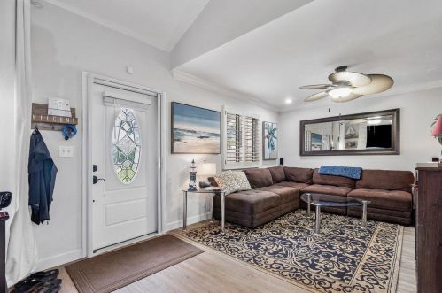 2734 Casa Way, Delray Beach, FL 33445-4545