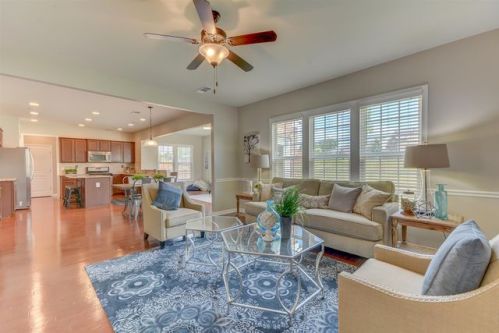 1000 Wooden Gate Dr, Franklin, TN 37064-1423
