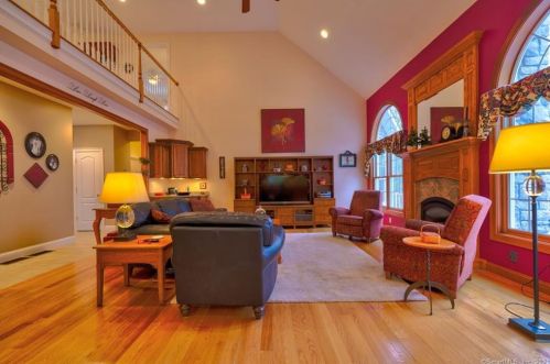 216 Watch Hill Rd, Kensington CT  06037-3657 exterior