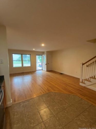 54 Baker Ave, Groton CT  06340-3921 exterior