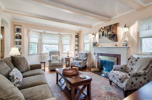 18 Surrey Rd, New Hyde Park NY  11040-2036 exterior