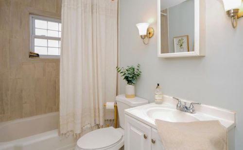 50 Mill Pond Rd, North Kingstown RI  02852-6002 exterior