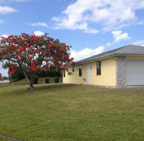 399 Fairway Ave, Fort Pierce, FL 34983-3013
