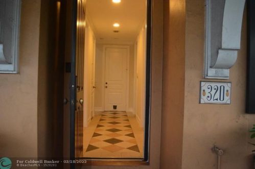 320 Mallory Cir, Delray Beach, FL 33483-5280
