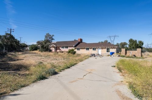 8539 Avenue, Lancaster, CA 93536-8786