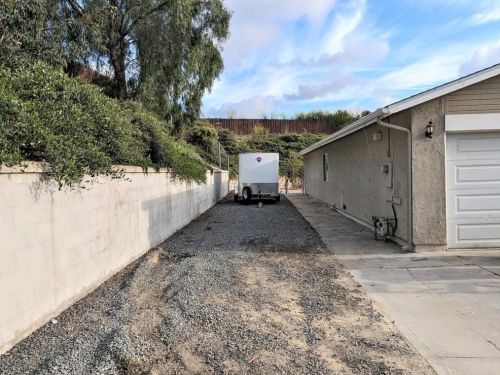 2336 Fallingleaf Rd, Oceanside CA  92056-3532 exterior