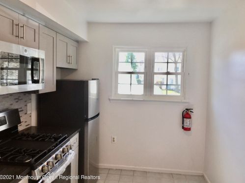 682 Darlington Dr, Old Bridge NJ  08857-3219 exterior