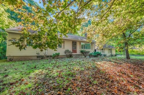 723 Miner St, Middletown, CT 06457-1715