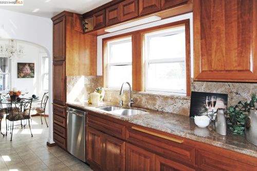 16497 Kent Ave, San Lorenzo CA  94580-1230 exterior