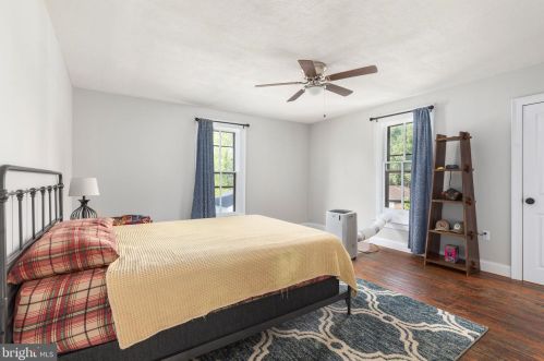 284 Massanutten St, Strasburg VA  22657-2301 exterior