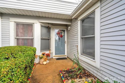 142 Magee Ct, East Brunswick, NJ 08816-5804