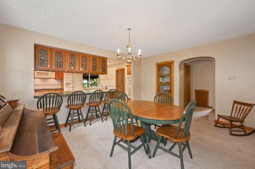 12 Cedar Ave, Berlin Boro NJ  08009-1302 exterior