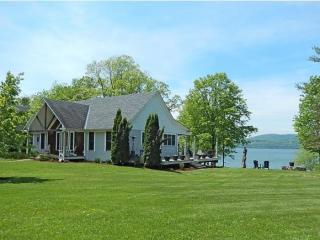 301 Wolfe Rd, Potash Point VT  05491-4434 exterior