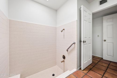 5010 South Regency Cir, Tucson AZ 85711-3043 exterior