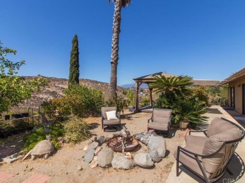 9416 Vista Aleta, Valley Center CA  92082-5533 exterior