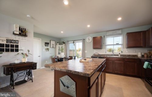 318 Bluecoat St, Dover DE  19901-8862 exterior