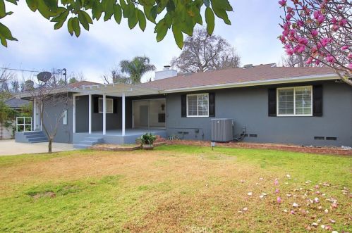 1378 1st Ave, Upland CA  91786-3220 exterior