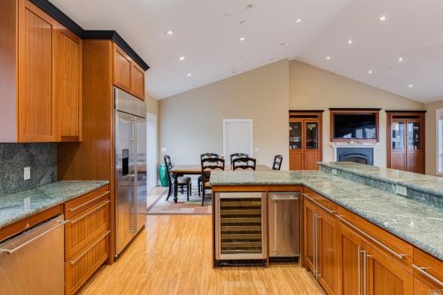 1857 Alice Dr, Penngrove CA  94951-9750 exterior