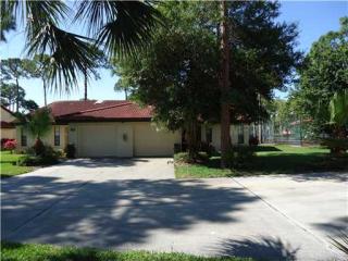 3650 White Pine Ct, Sarasota, FL 34238-2923