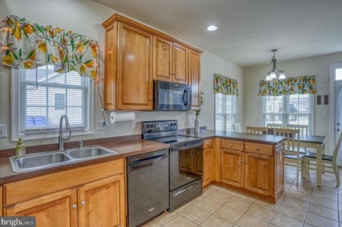 245 Stone Ridge Dr, Dover DE  19901-8205 exterior