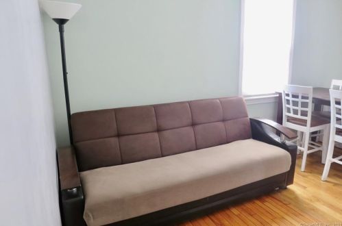 365 Sylvan Knoll Rd, Stamford CT  06902-5348 exterior