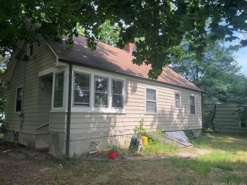 439 Oakwood St, Bridgeport, CT 06606-3837