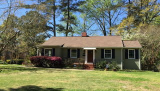 318 Calloway Dr, Macon, GA 31204-2430