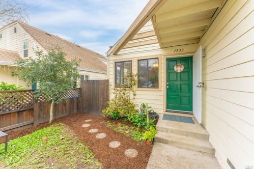1533 Yardley St, Santa Rosa CA 95403-2397 exterior