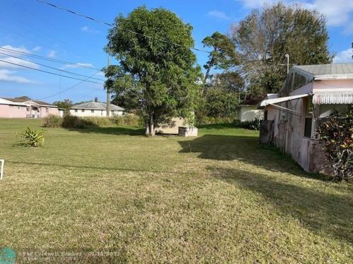 1602 39th St, Fort Pierce, FL 34947-1897