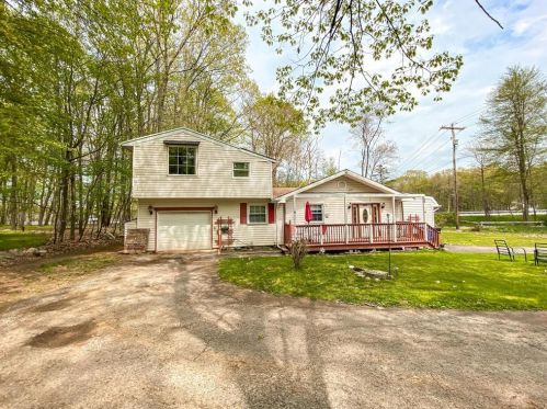 6529 Laurel Rd, Pocono Summit, PA 18346-7722