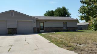 210 Parker Dr, Manhattan KS  66502-7623 exterior