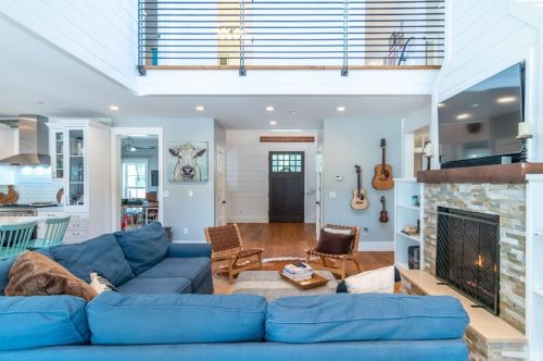 10555 Watsonville Rd, Gilroy CA  95020-9433 exterior