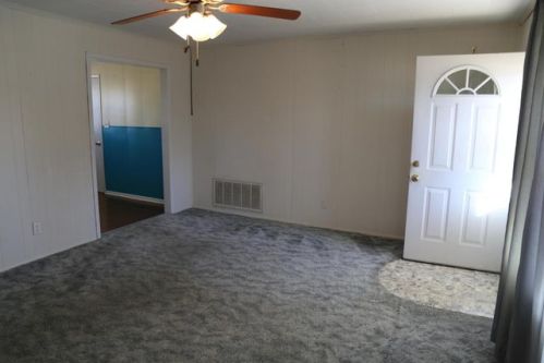 2033 D St, Miami, OK 74354-2125