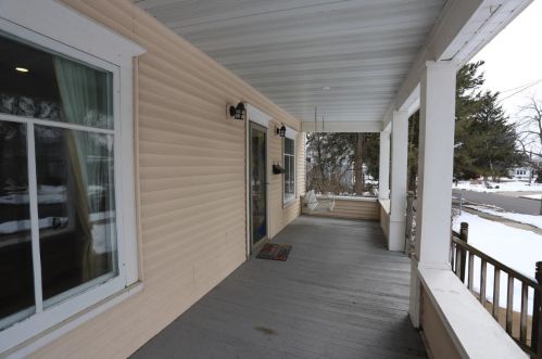 9 Head St, Edgerton, WI 53534-1719